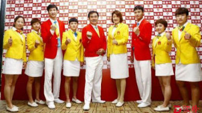 里约奥运中国团礼服亮相 又是“番茄炒蛋”