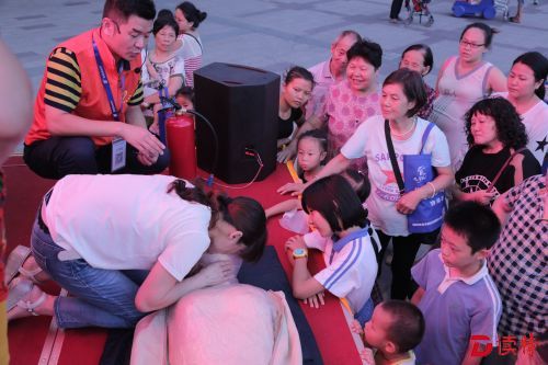 喜闻乐见！龙华新区福城安全宣传大篷车进社区