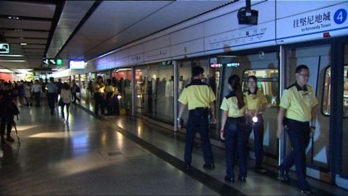 港铁中环站7日下午停电近六小时
