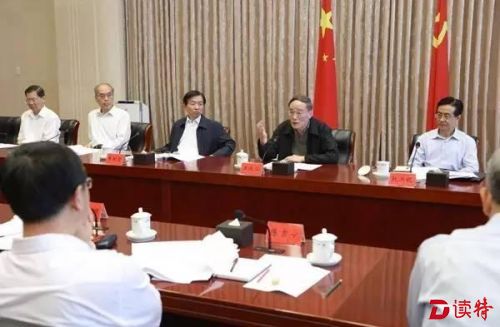 6月1日，王岐山在北京主持召开部分中央部委负责同志座谈会。新华社记者 马占成 摄