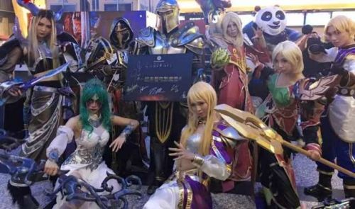 北美口碑“扑街”，中国粉丝疯狂，看“魔兽”就为了致青春？