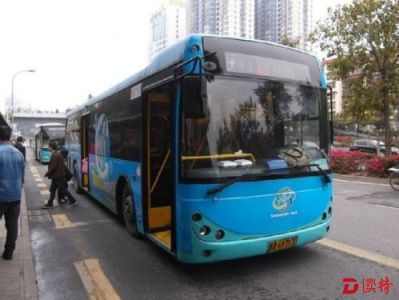 开专线、延时间、增运力班次，假期3天深圳公交客运很给力