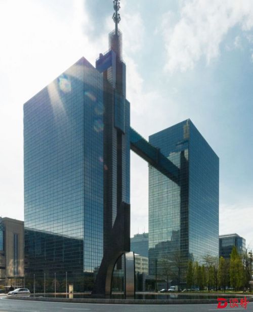 Proximus Towers，比利时布鲁塞尔移动电信运营商 Proximus 的大厦。比利时最大的电信服务供应商Belgacom在布鲁塞尔举行新闻发布会，宣布将更名为比利时电信移动公司Proximus。