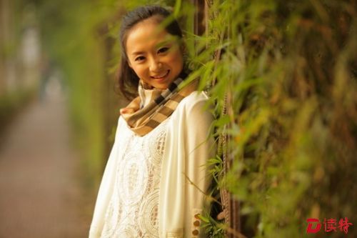 深航空姐刘苗苗获“世界十佳美丽空姐第一名”