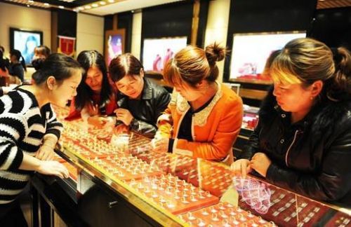 “炒金大妈”已解套？“互联网+黄金”理财正当道