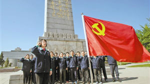 中国共产党的精神大型报道12：雷锋，一座精神丰碑 
