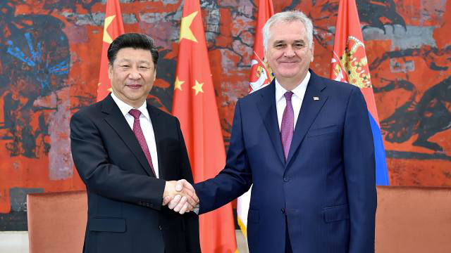 习近平同塞尔维亚总统尼科利奇举行会谈