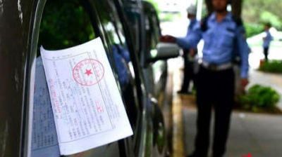 4G警车抓拍！开车到广州商圈切勿违法停车