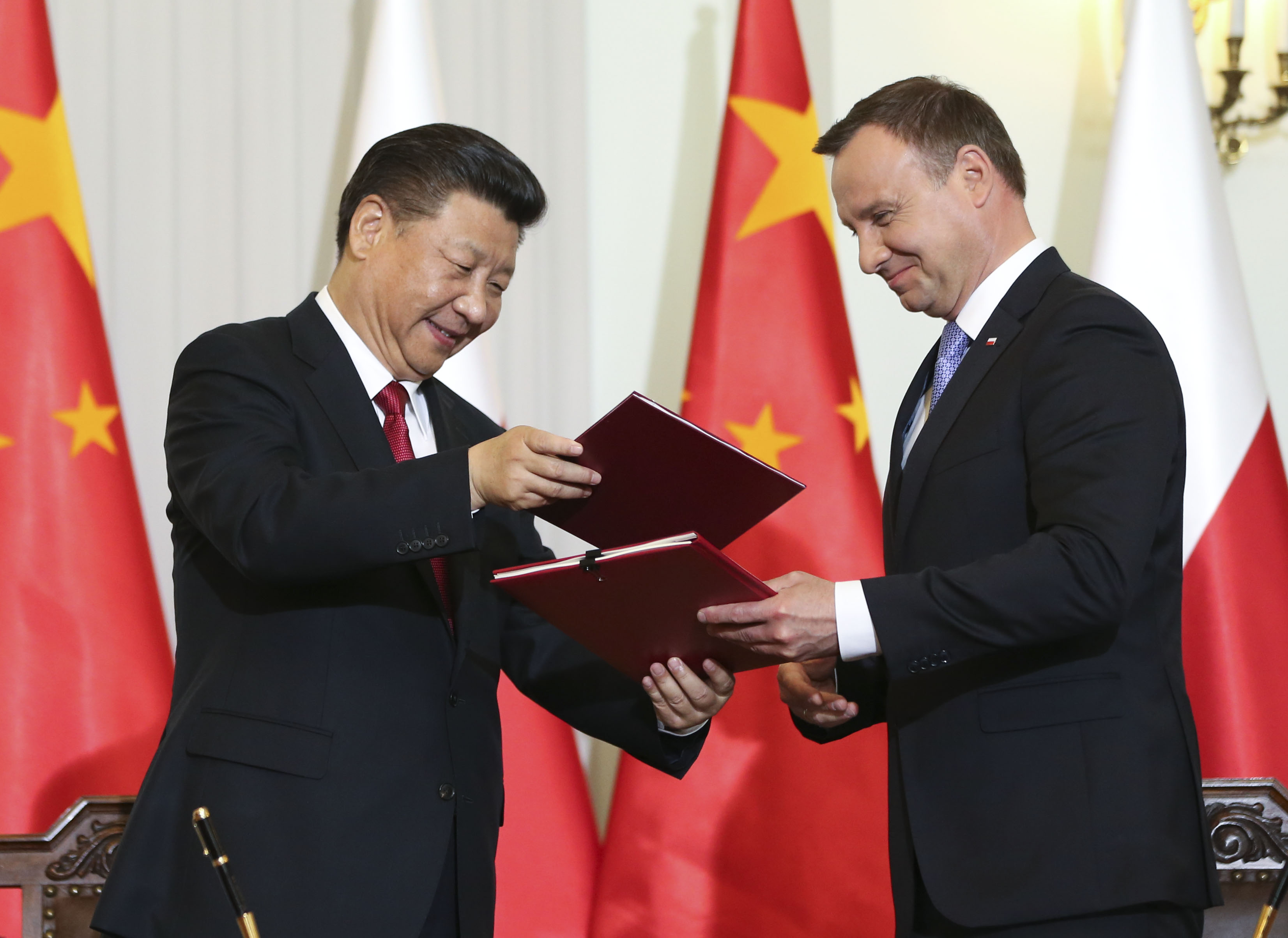 习近平同波兰总统杜达举行会谈