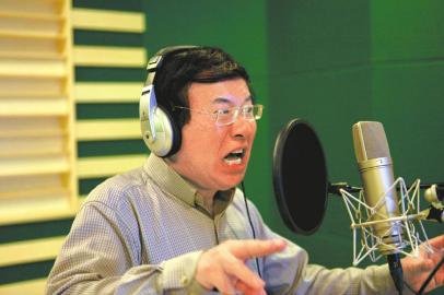 光膀子看球突然好想韩乔生