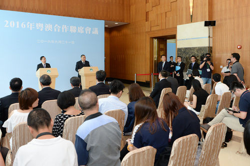 2016粤澳合作联席会议在澳门举行