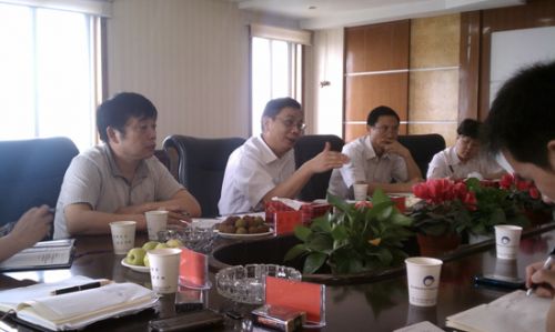 省对外贸易经济合作厅张忠宝副厅长在武汉国裕物流产业集团有限公司调研