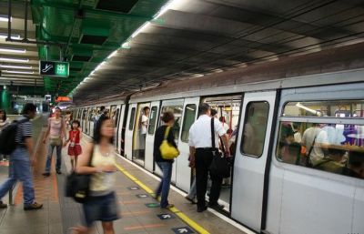 7月12日生香港人好彩 下月港铁免费任坐一天