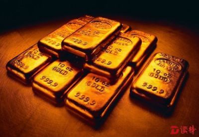 金价暴涨4.7%创两年新高 投资者蜂拥买黄金