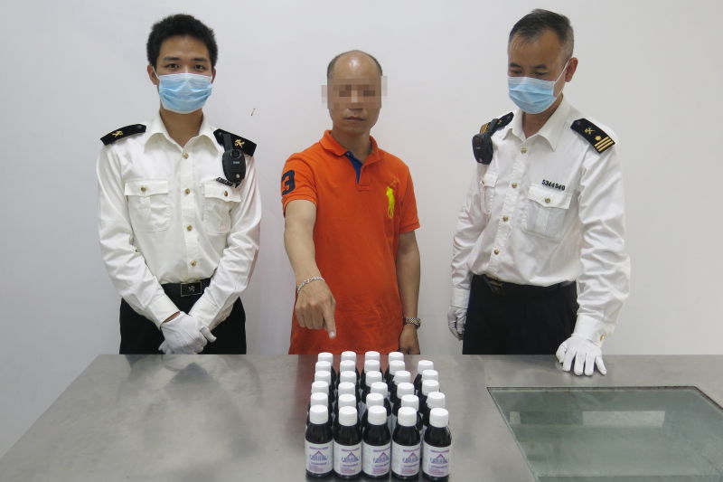 疯狂的止咳水：深圳海关半年查获6千支