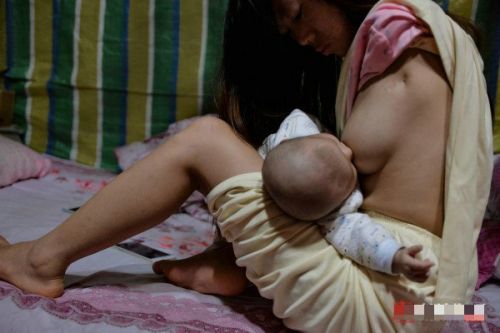 广东汕头“无臂”妈妈的苦乐人生：渴望能抱紧女儿