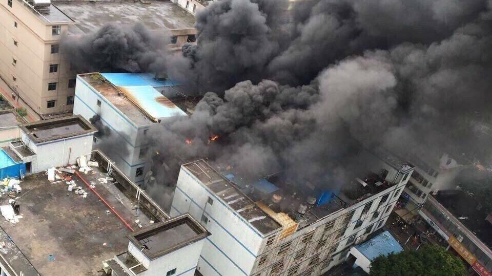 突发 | 龙华一电池厂起火 疑似发生电池爆炸