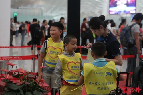 暑期机场迎来客流高峰  快速乘飞机攻略大放送