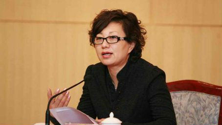 被指抗洪摆拍女官员去职 知情人称正常换届