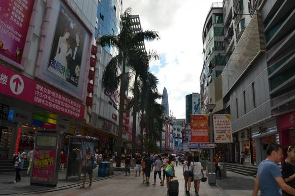 封路信息：东门步行街12时前停止营业 部分路段封路