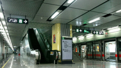 地铁地下段依旧在运营 高架段停运至12点