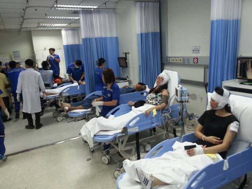 泰国一旅游巴士发生车祸 伤者多为中国游客
