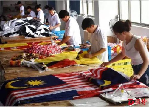 里约奥运会所使用的各国国旗、头巾、帽子、假发、围巾、荧光棒等衍生产品和拉拉队用品。