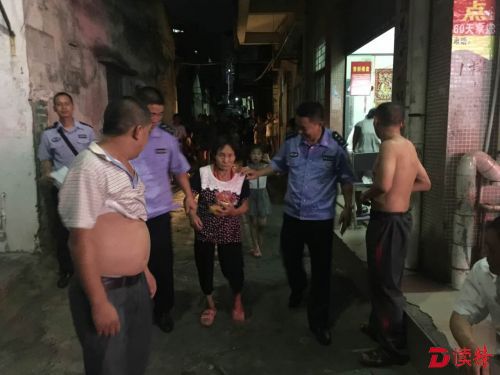 老妇迷途找不到家 帮她找到家人的又是他们