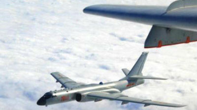 中国空军多型主战飞机赴南海战斗巡航 