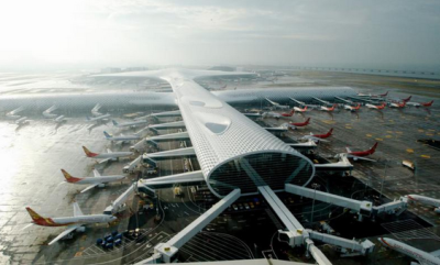 深圳机场日均900航班起落 空中“交警”如何管
