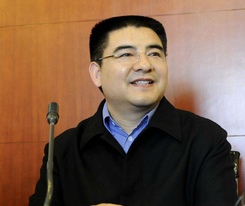 陈光标称假章致损失3亿多 追回将全用于慈善