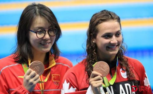 当地时间2016年8月9日，巴西里约，中国运动员傅园慧在女子100米仰泳项目获得铜牌。