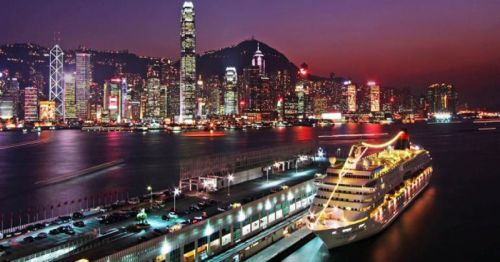 港府千方百计吸引游客过夜
