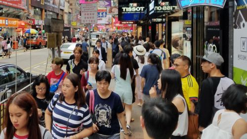 香港人口突破730万同比增逾4万