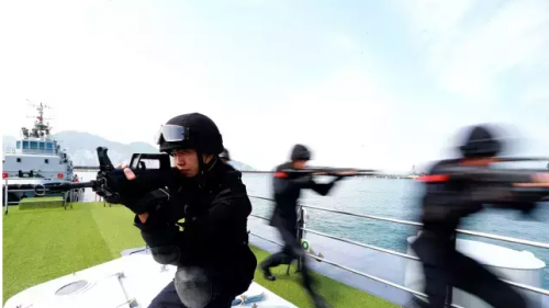 在山的那边海的那边有一群兵哥哥，他们叫做驻港部队！