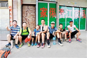 这个宝安牛人带着一群娃娃徒步32天回湖南