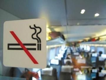 铁总：动车上吸烟被罚两次不能再买动车票