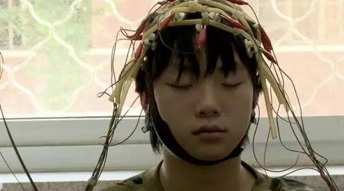 纪录片《网瘾》中的一个青少年