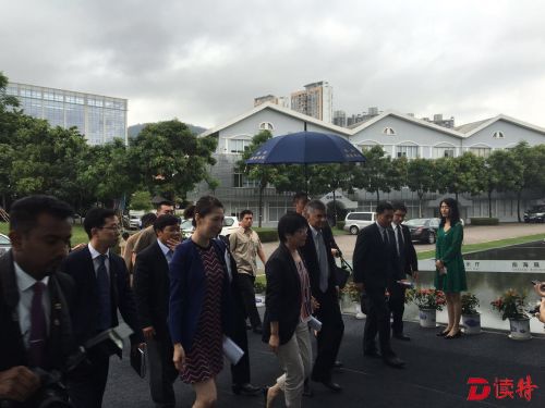 斯里兰卡总理考察前海 先问低碳节能规划