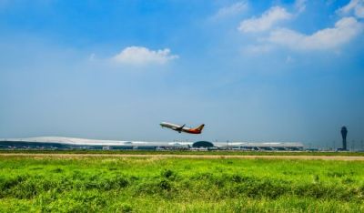 深圳机场开启双跑道独立运行 提升航班准点率