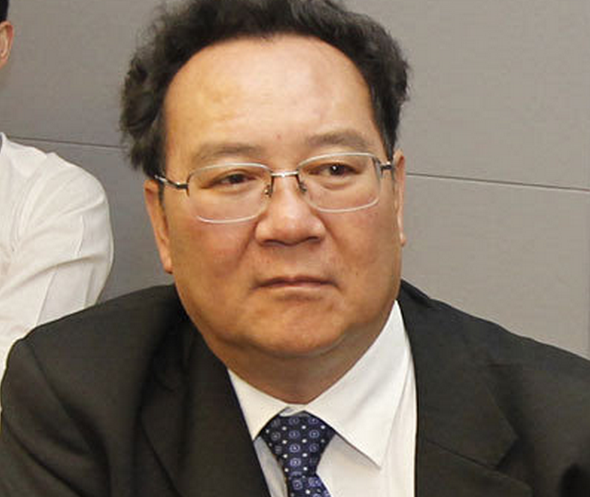 受贿过亿房产百套 昆明“双百院长”王天朝案开审