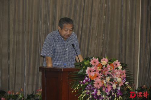 著名诗人、吉林大学中文系 77 级校友吕贵品朗诵仿李白《将进酒》