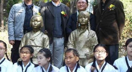 日本内阁批准对韩国原慰安妇赔偿10亿日元