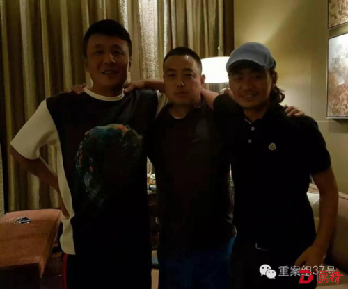 离婚事件后，王宝强于近日与国乒主帅刘国梁等人的合影。 图片来源 王宝强友人
