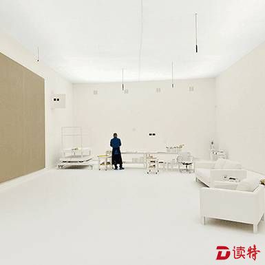 曾梵志在位于柏林的临时搭建的全白摄影棚中