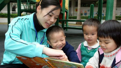 “南粤楷模”费英英：她给了孤残孩子妈妈般的爱