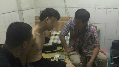 男子冒充学生借交易之名骗走相机