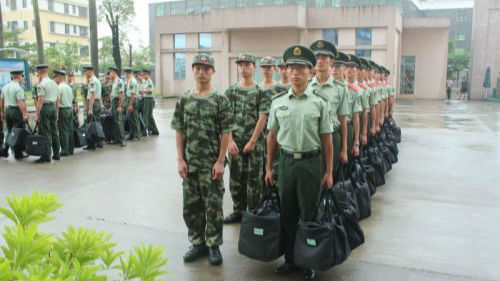 新鲜血液！武警深圳市支队首批新兵抵深