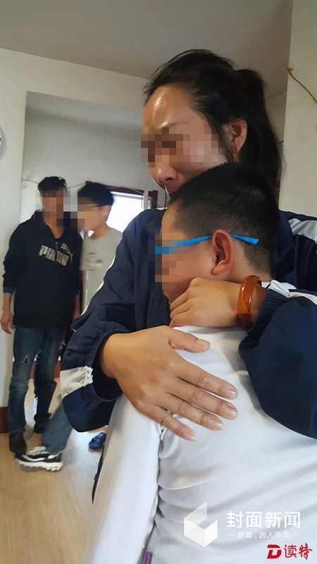 李绪义妻子和孩子。