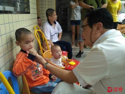 深圳“唇腭裂援助公益快车”爱心献河源福利院儿童